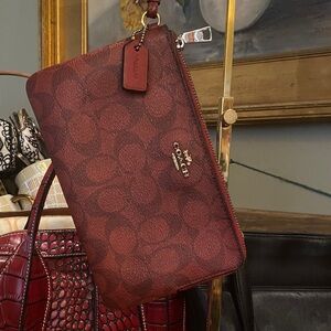 Coach Red Signature NWTO Double Zip Large Gold-tone Wallet Wristlet